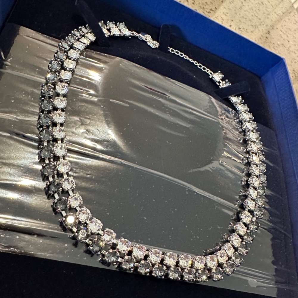 Swarovski hot Montana necklace - Picture 3 of 4